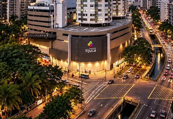 Shopping Tijuca ao entardecer, a 150 metros do Lisboa 32